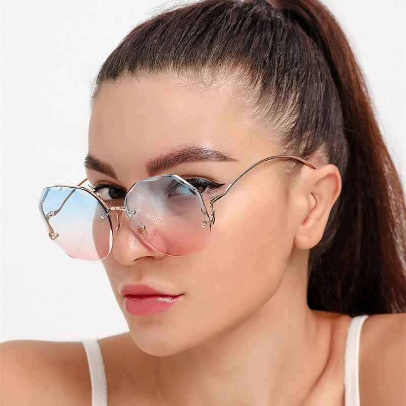 Curve Glam™ Stylish Eyewear – Women’s Fashion Sunglasses
