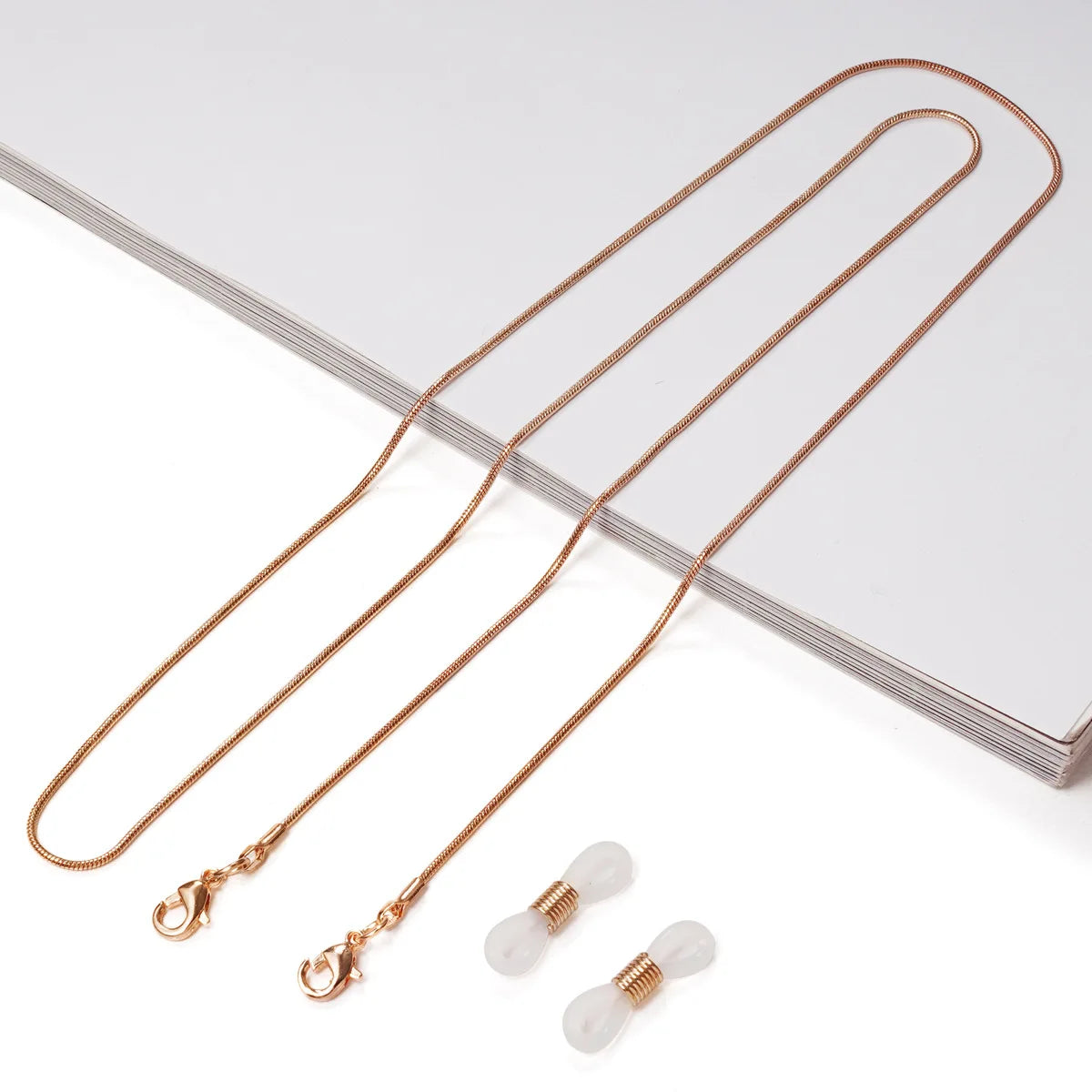 Curve Glam™ Fashion Glasses – Women’s Sunglass Chain