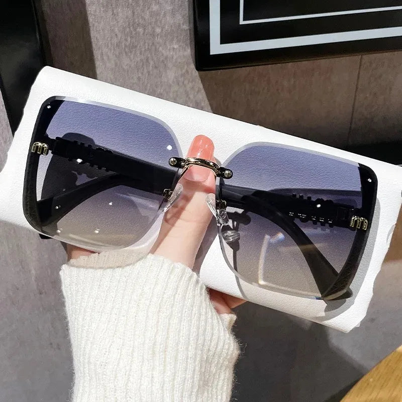 Curve Glam™ Stylish Frame – Women’s Square Sunglasses