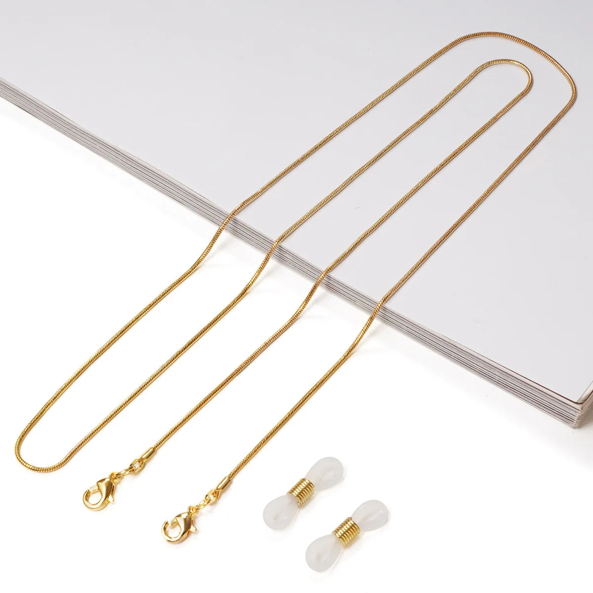 Curve Glam™ Fashion Glasses – Women’s Sunglass Chain