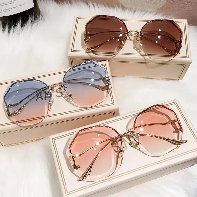 Curve Glam™ Stylish Eyewear – Women’s Fashion Sunglasses